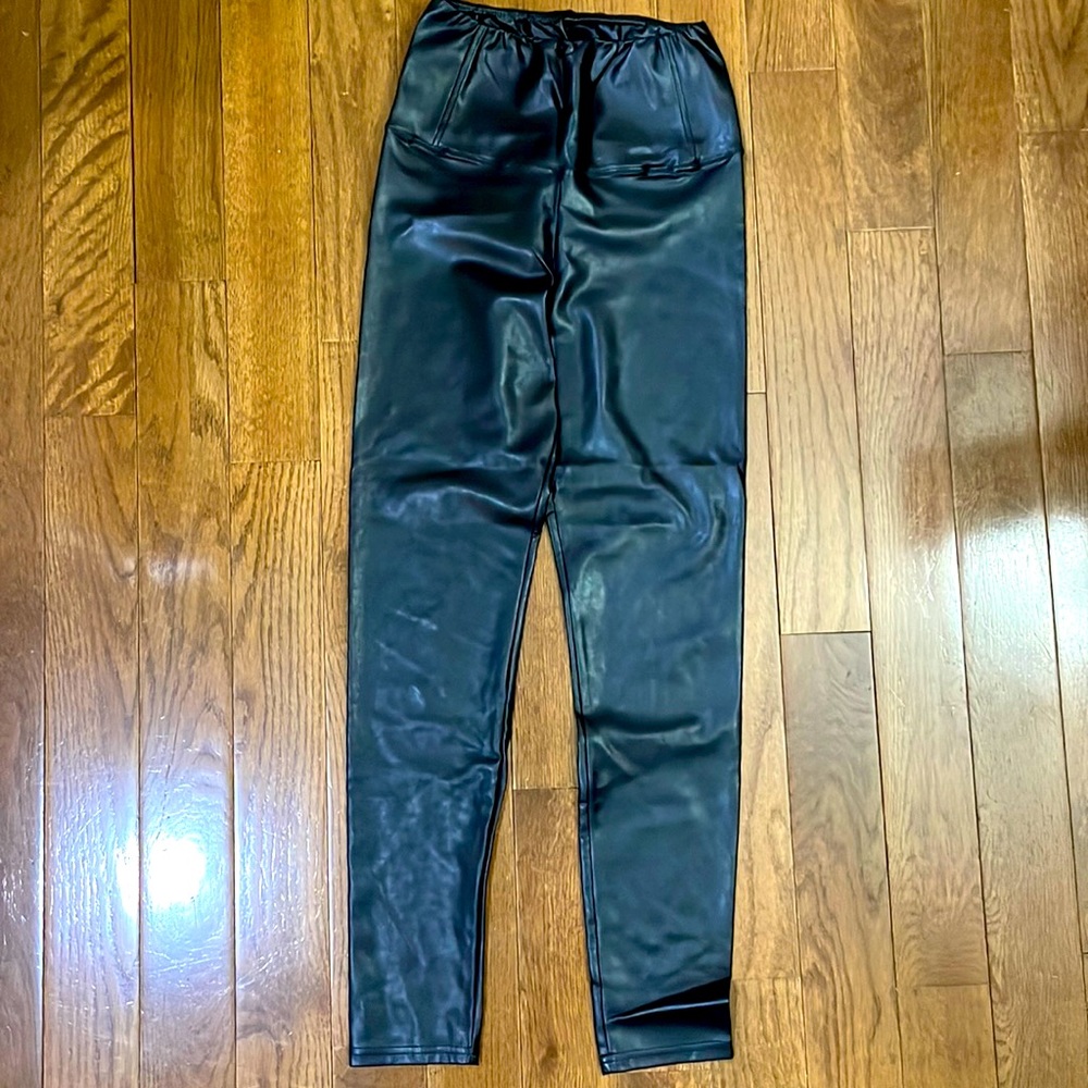 Wilfred free Daria high waisted vegan leather leggings Small Ankle length